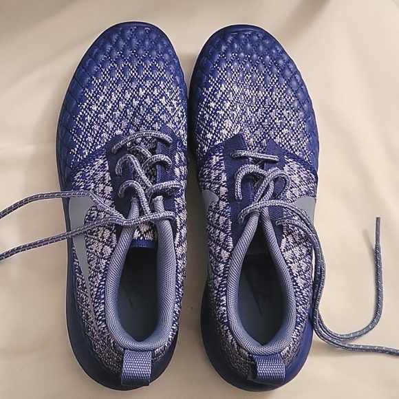 Nike Roshe Two Flyknit Sneakers - Picture 5 of 5